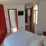 Apartamento Con Piscina, Playa A 2 Calles.