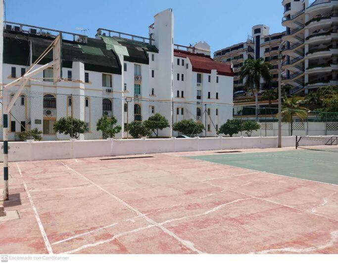 Apartamento Con Piscina, Playa A 2 Calles. * Santa Marta (Magdalena)