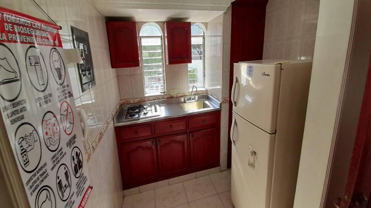 Apartamento Con Piscina, Playa A 2 Calles. *